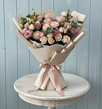 Букет цветов из:  Розы и Лизиантусы в Виля