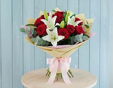 Букет цветов из:  Лилии и Розы в Виля