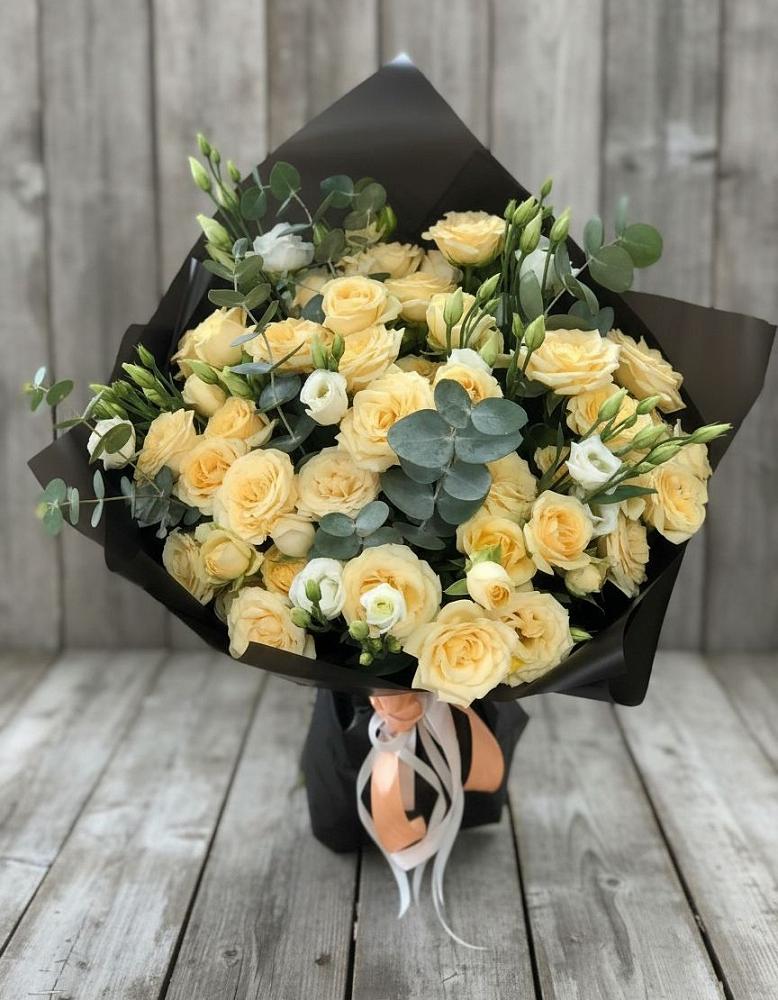 Букет цветов из: Розы и Лизиантусы в Виля