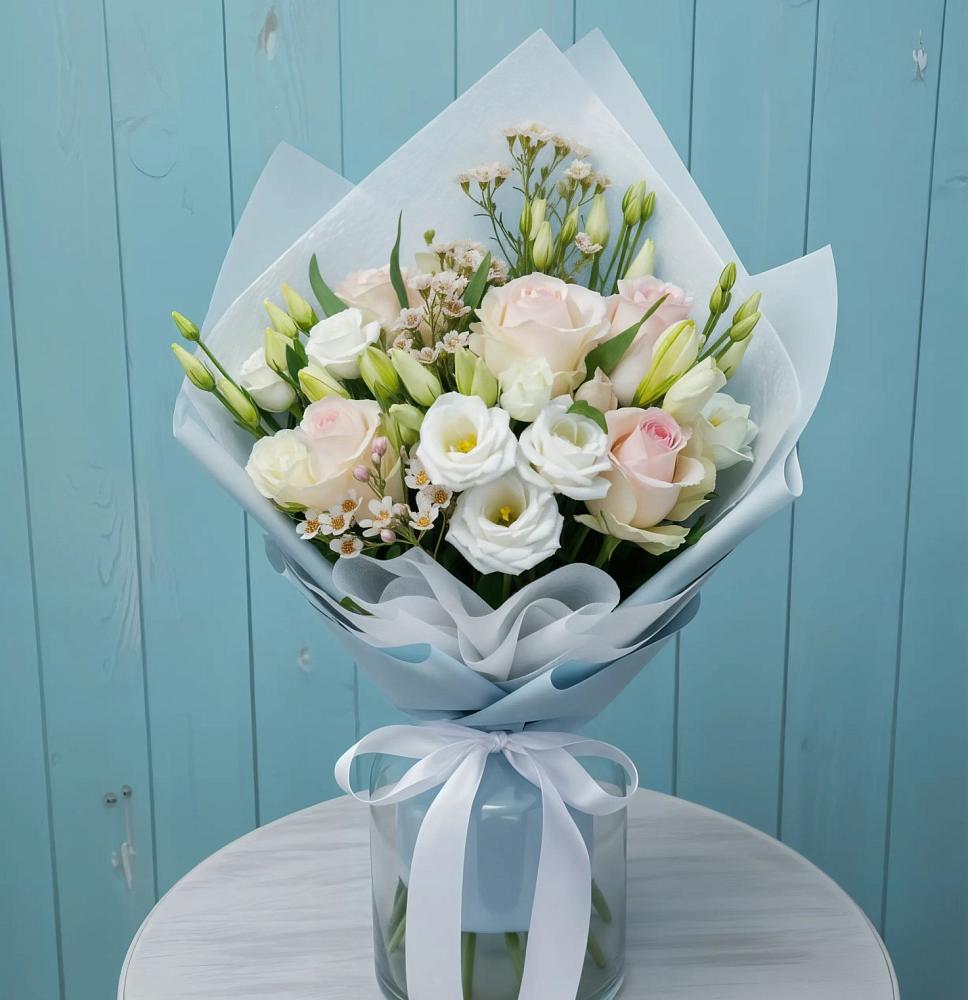 Букет цветов из: Розы и Лизиантусы в Виля