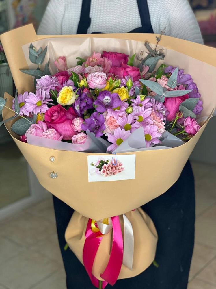 Букет цветов из: Хризантемы, Гвоздики и Альстромерии в Виля