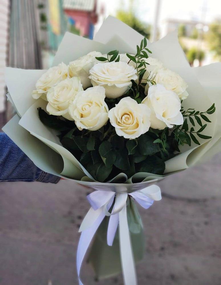 Букет Белые розы Проуд в Виля