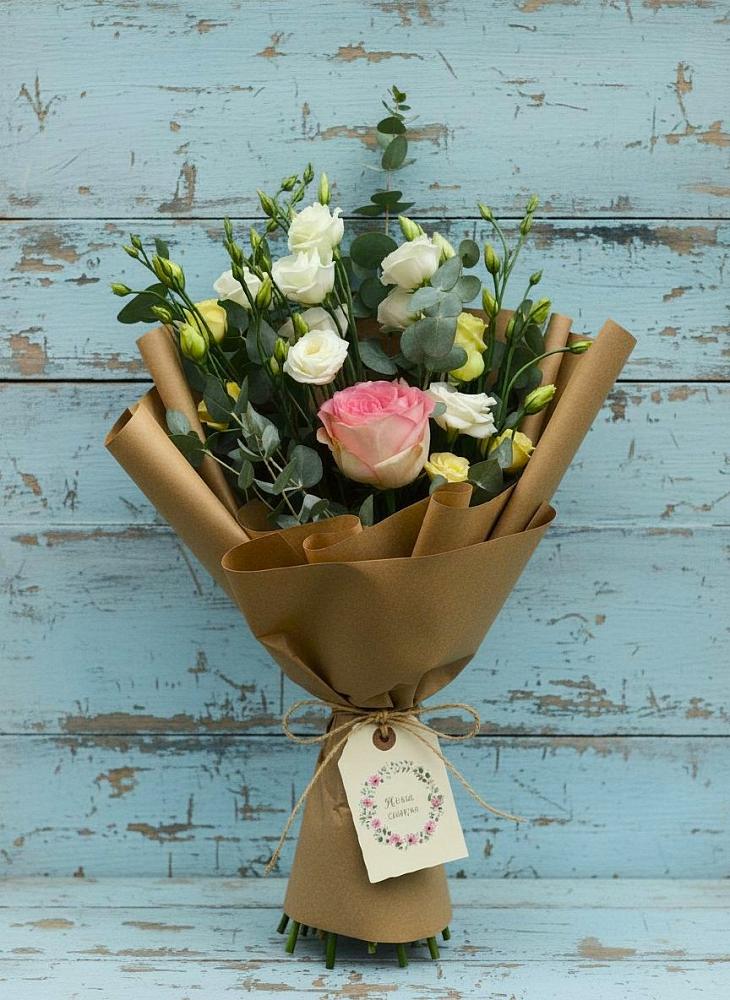 Букет цветов из: Розы и Лизиантусы в Виля