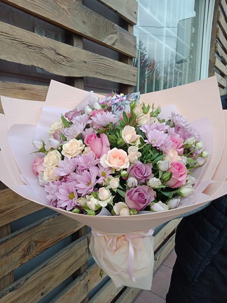 Букет цветов из: Розы и Хризантемы в Виля