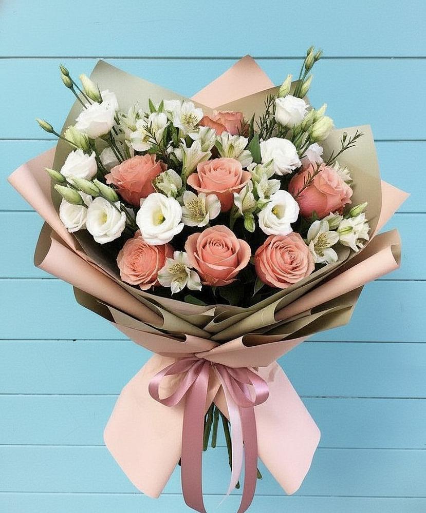 Букет цветов из: Розы, Альстромерии и Лизиантусы в Виля