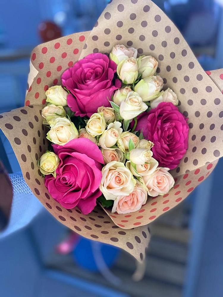 Букет цветов из: Розы в Виля