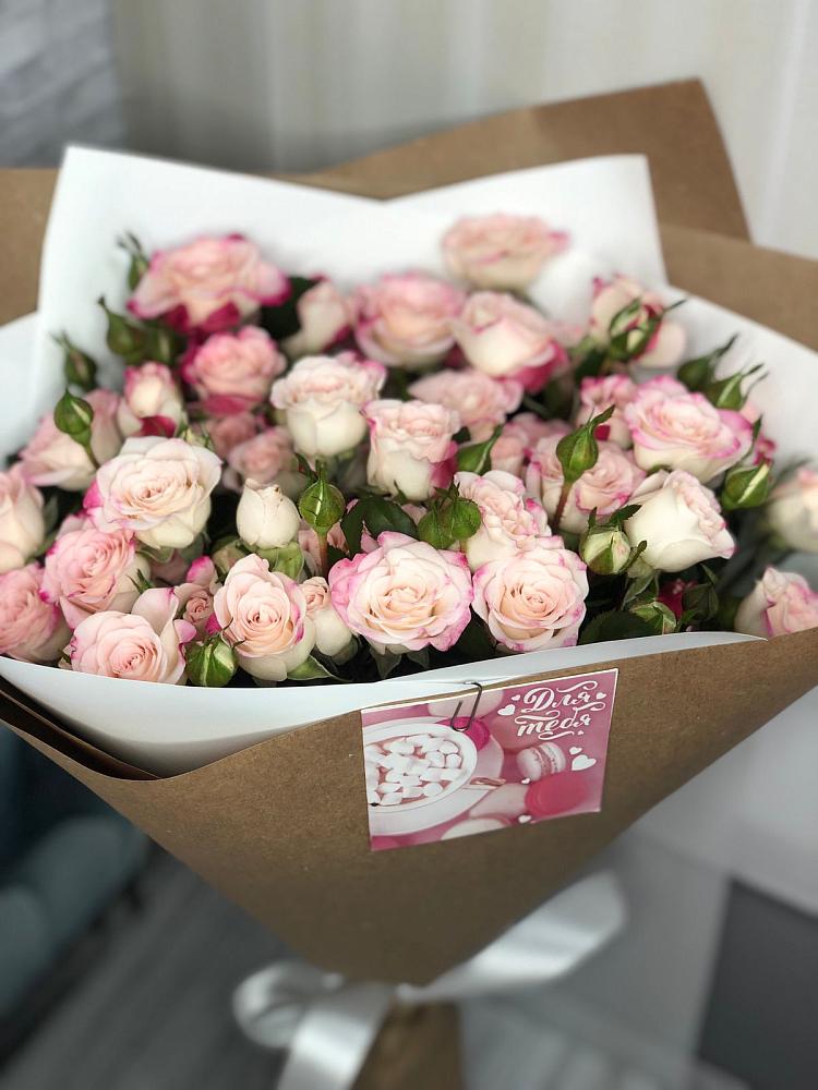 Букет цветов из: Розы в Виля