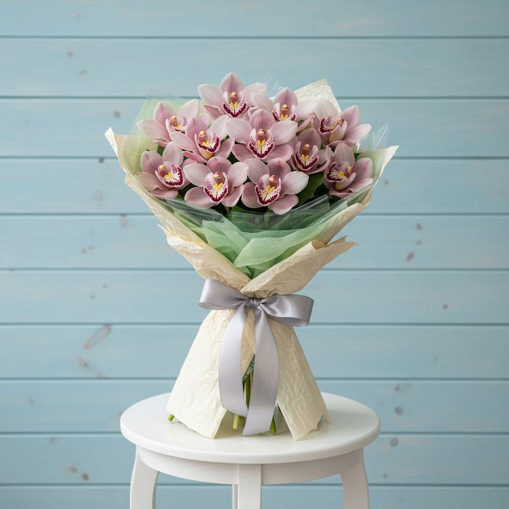 Букет цветов из: Орхидеи и Розы в Виля