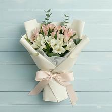 Букет цветов из:  Альстромерии в Виля