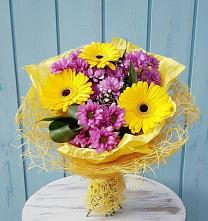 Букет цветов из:  Хризантемы и Герберы в Виля
