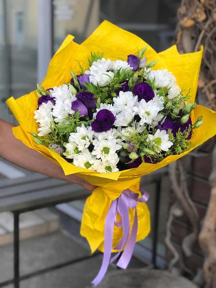 Букет цветов из: Ирисы, Хризантемы и Ромашки в Виля