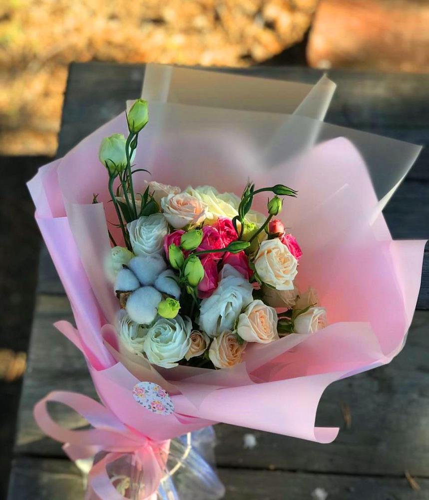 Букет цветов из: Розы и Лизиантусы в Виля