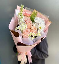 Букет цветов из:  Хризантемы и Розы в Виля