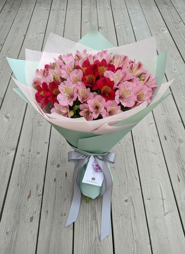 Букет цветов из: Альстромерии в Виля