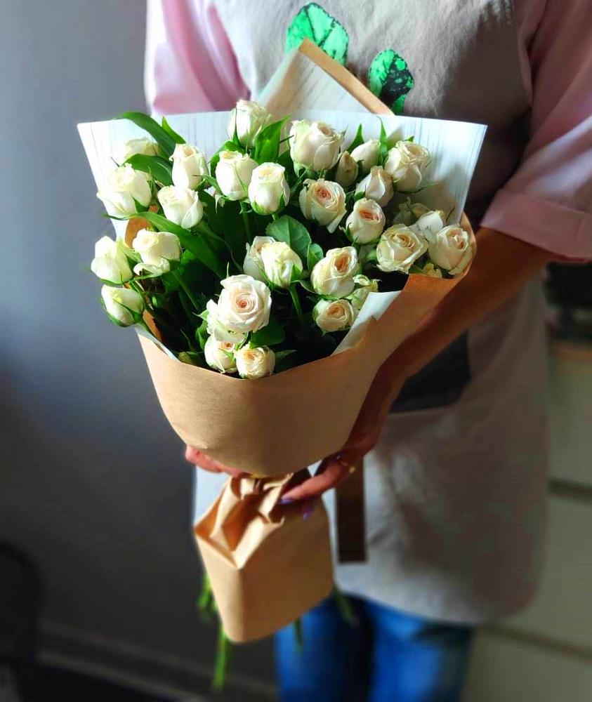 Букет цветов из: Розы в Виля