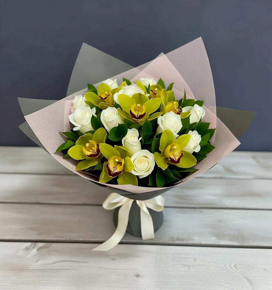 Букет цветов из: Орхидеи и Розы в Виля