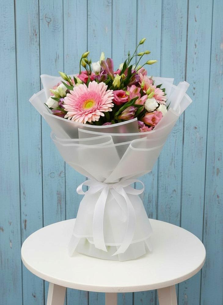 Букет цветов из: Герберы, Альстромерии и Лизиантусы в Виля