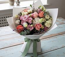 Букет цветов из:  Розы, Лизиантусы и Гвоздики в Виля