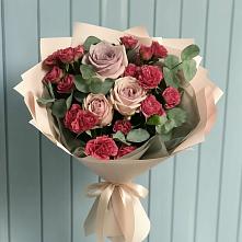 Букет цветов из:  Гвоздики и Розы в Виля