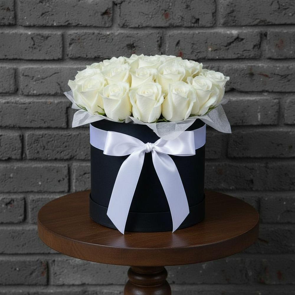 Цветочная композиция из Розы в шляпной коробке в Виля