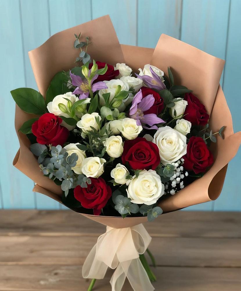 Букет цветов из: Розы и Альстромерии в Виля