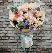 Букет цветов из:  Розы, Лизиантусы и Гвоздики в Виля