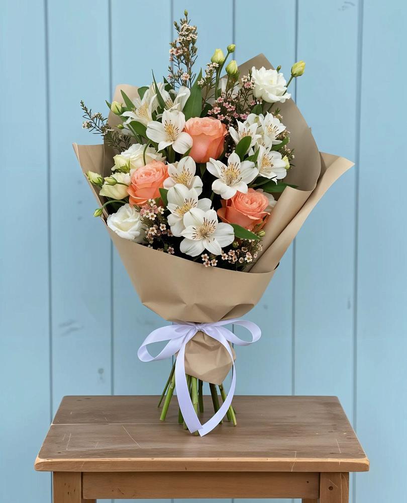 Букет цветов из: Альстромерии, Лизиантусы, Розы и Хризантемы в Виля