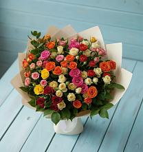 Букет Микс из разноцветных кустовых роз в Виля