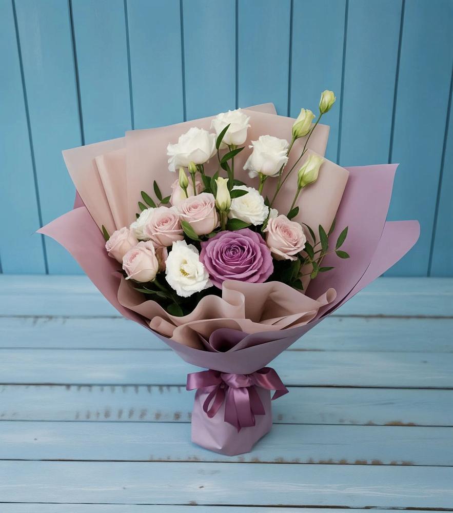 Букет цветов из: Розы и Лизиантусы в Виля